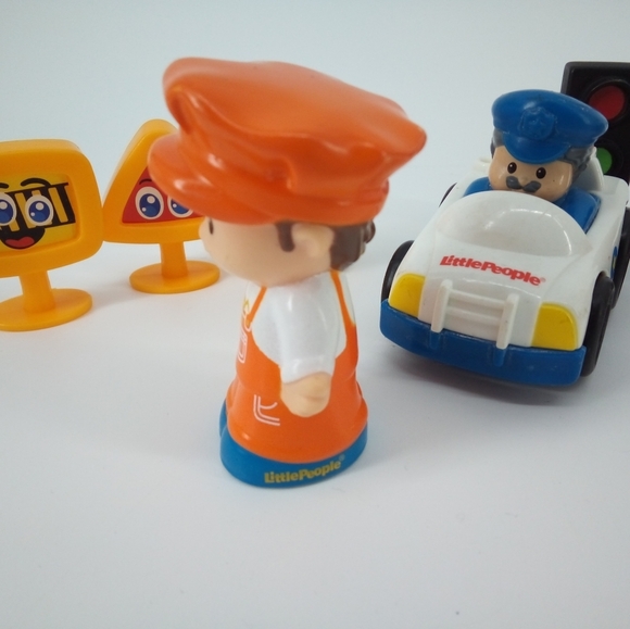 Fisher-Price Little People Mattel 2009 Police Car Fire Engine Street Lights Set - Picture 3 of 9